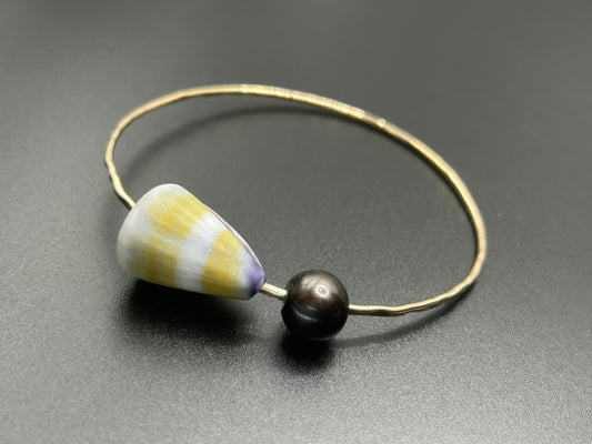 Seashell/ pearl bangle
